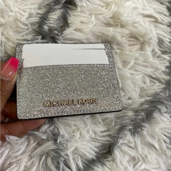 Michael Kors Ellis Handbag & card holder - Picture 2 of 6